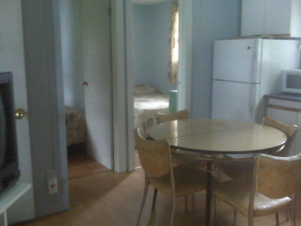 Black Lake Cabins Torrance Екстериор снимка