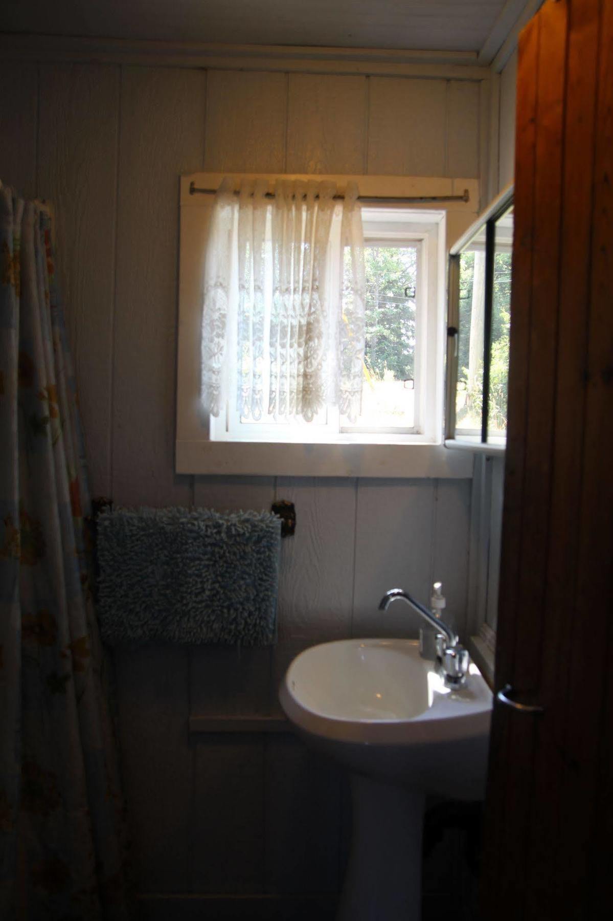 Black Lake Cabins Torrance Екстериор снимка