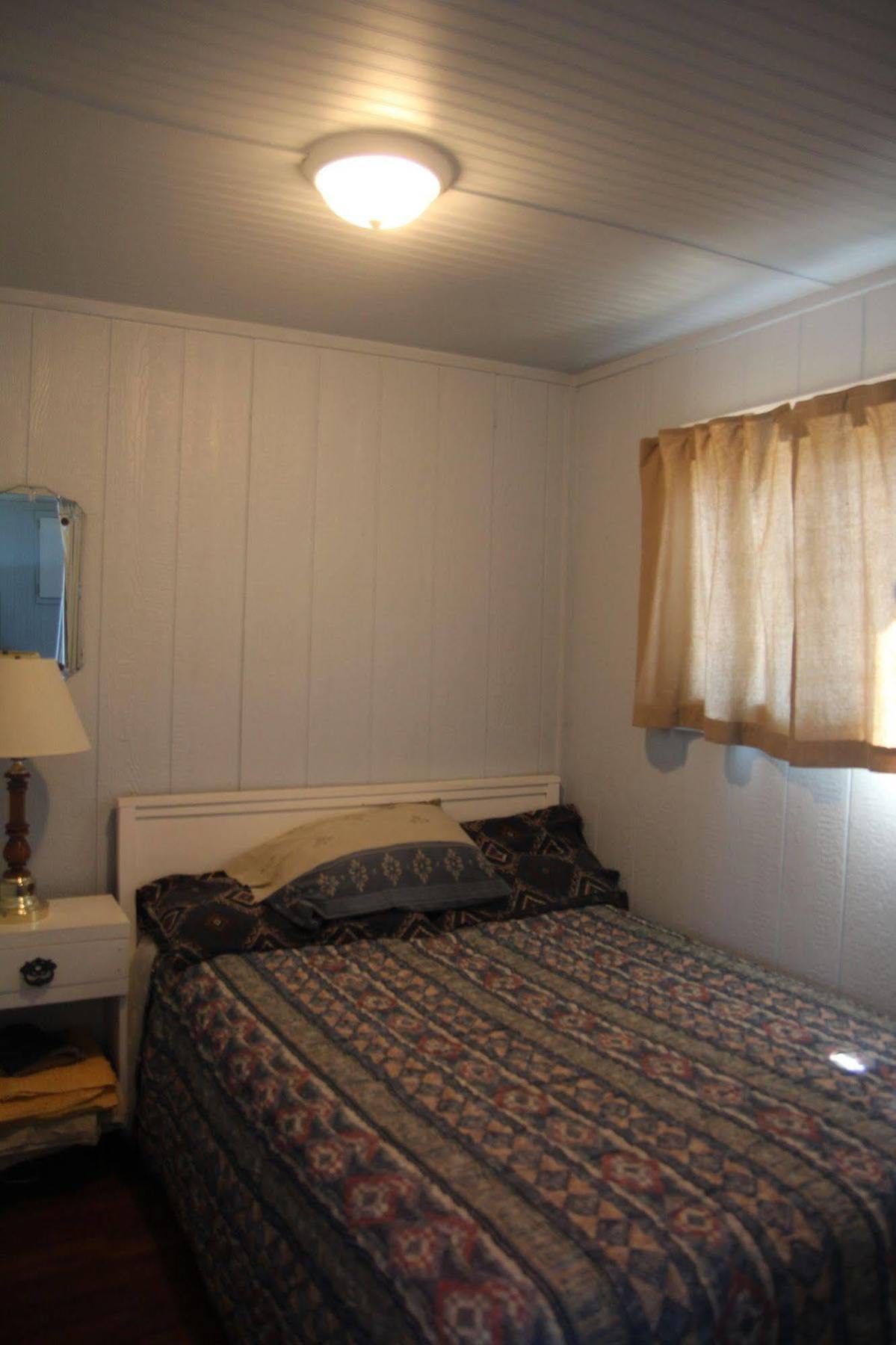 Black Lake Cabins Torrance Екстериор снимка