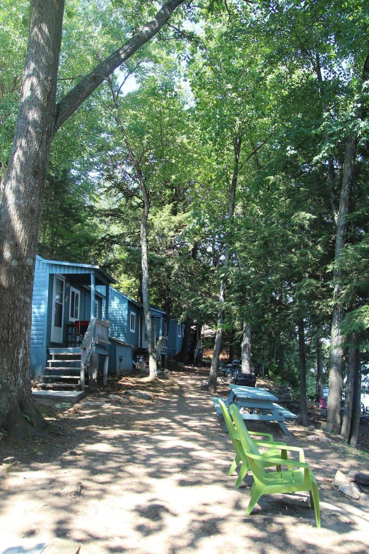 Black Lake Cabins Torrance Екстериор снимка