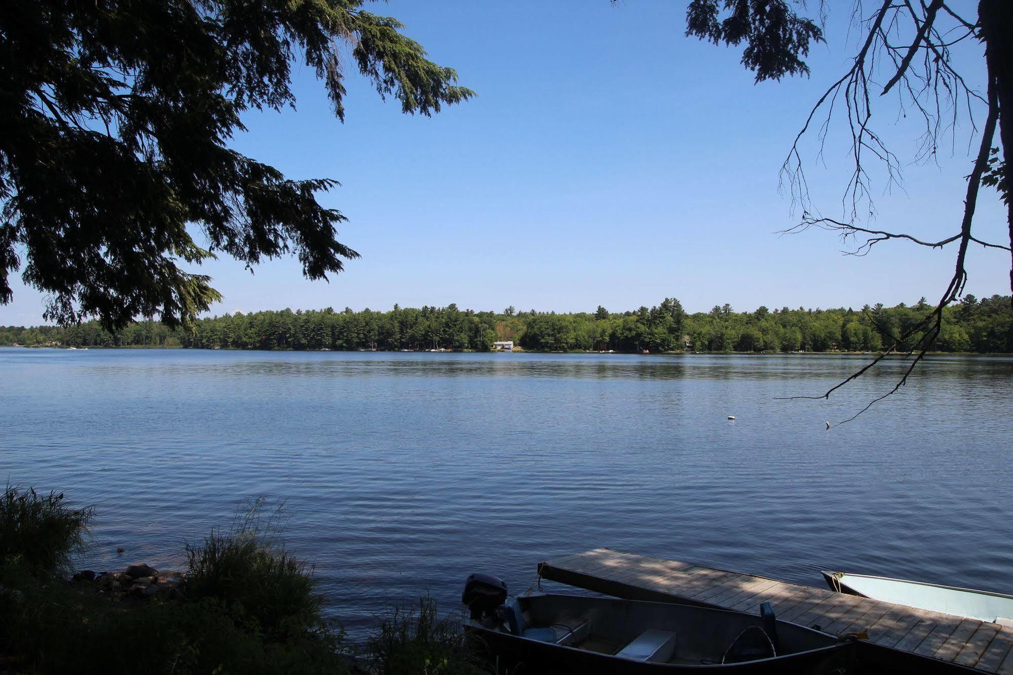 Black Lake Cabins Torrance Екстериор снимка